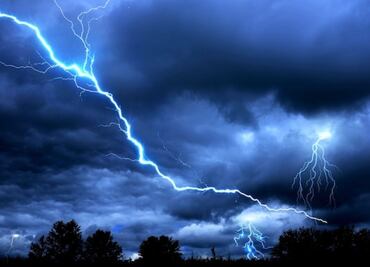 La importancia de los rayos de nube para la formación de la vida en la tierra, según Harvard