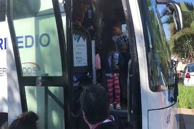 Caravana de migrantes espera por segundo día en la Magdalena Mixhuca