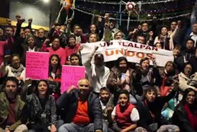 Damnificados por el sismo invitan a Mancera a su cena navideña