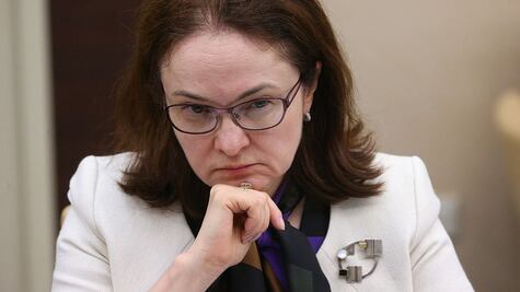 Elvira Nabiullina, la banquera que lleva 20 años con Putin y utiliza su vestimenta para "decir lo que está pensando"