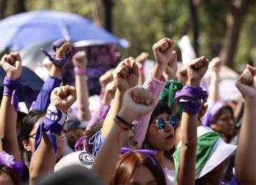 Muere mujer de 33 años por paro cardiaco durante marcha del 8M