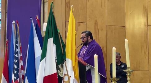 Con una misa, recuerdan a los 40 migrantes fallecidos en estancia migratoria de Ciudad Juárez en 2023; familiares siguen exigiendo justicia