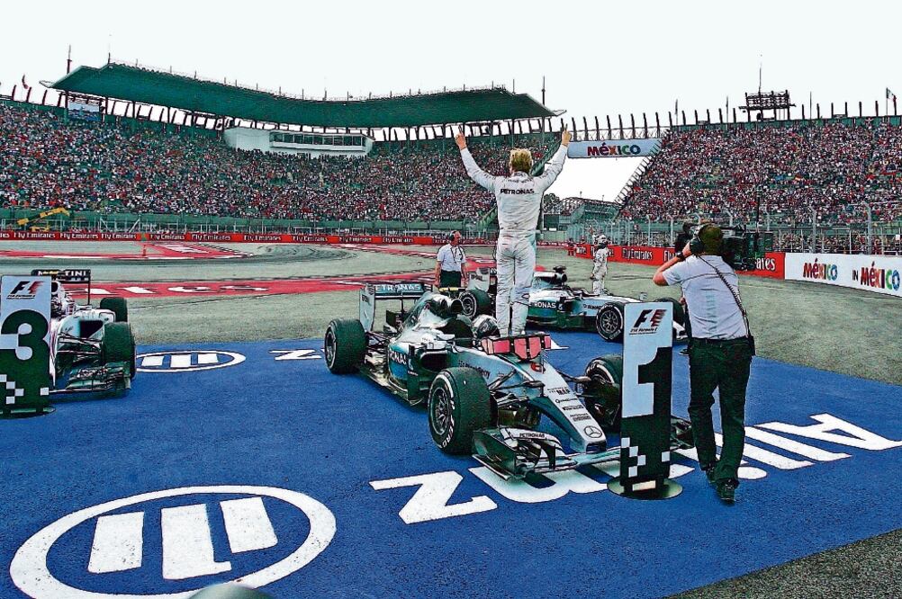 El año pasado presenciaron la competencia de F1 en nuestro país 335 mil personas, cifra que los organizadores esperan superar en esta edición y llegar a 360 mil (ARCHIVO. EL UNIVERSAL)