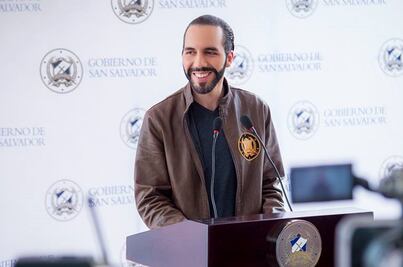 Nayib Armando Bukele, de clonar diarios a insultar a EPN