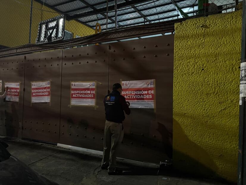 Autoridades colocaron sellos de suspensión de actividades de la casa hogar “Las Mercedes”. (Foto: especial)