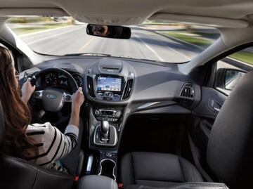 Blackberry y Ford quieren crear carros autónomos