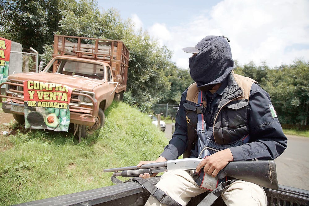 Tras la muerte de Bucio, elementos de la Fuerza Rural blindaron Tancítaro (RAÚL TINOCO. EL UNIVERSAL)