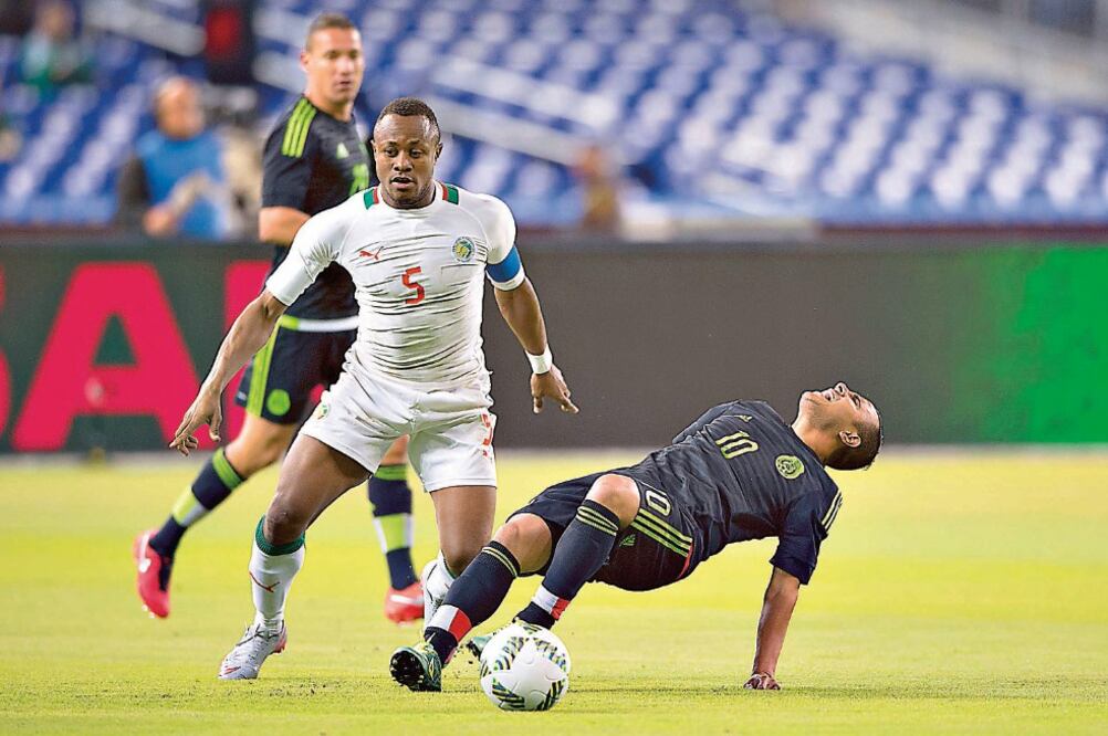 Luis Montes sufrió con el Tri una dura lesión en el duelo vs. Senegal (IMAGO7)