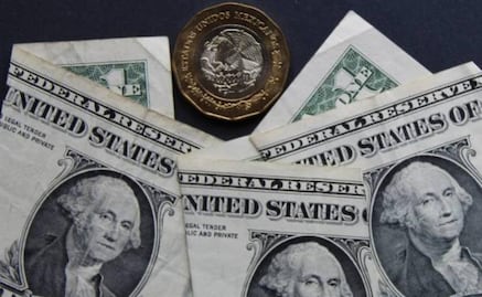 Peso liga dos semanas de pérdidas frente al dólar; ocurre ante mayor riesgo de recesión por aranceles automotrices