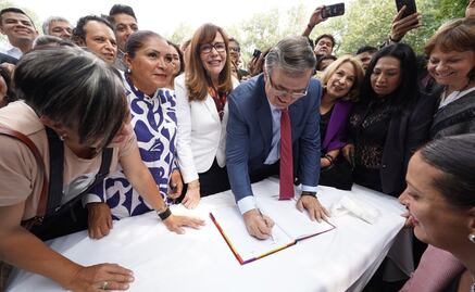 Ebrard anuncia formación de asociación civil, "no de partido político"