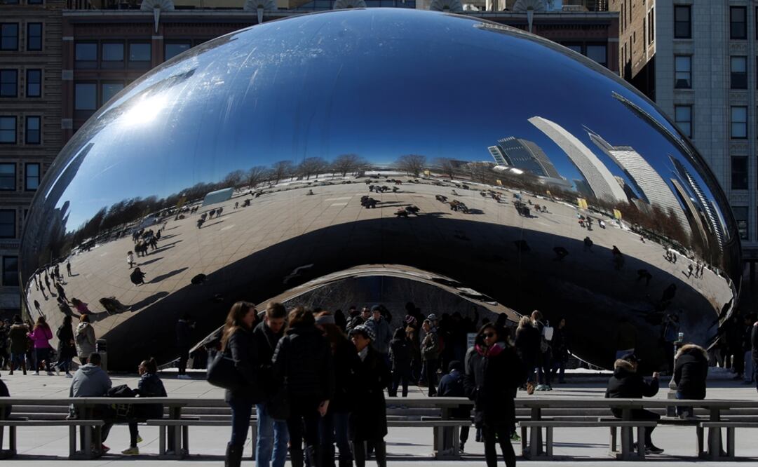 "Cloud Gate", de Anish Kapoor, es una escultura en el Millenium Park de Chicago. Foto: Reuters/Carlo Allegri, archivo