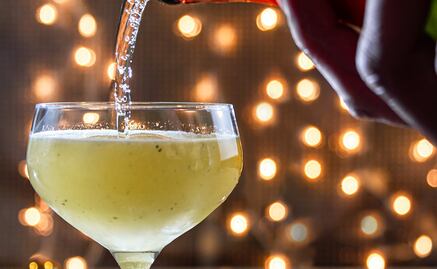 Coctelería con burbujas, prepara drinks con Champagne y Prosecco