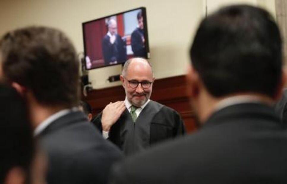 Crisis de la democracia trastoca imagen de justicia constitucional: Cossío 