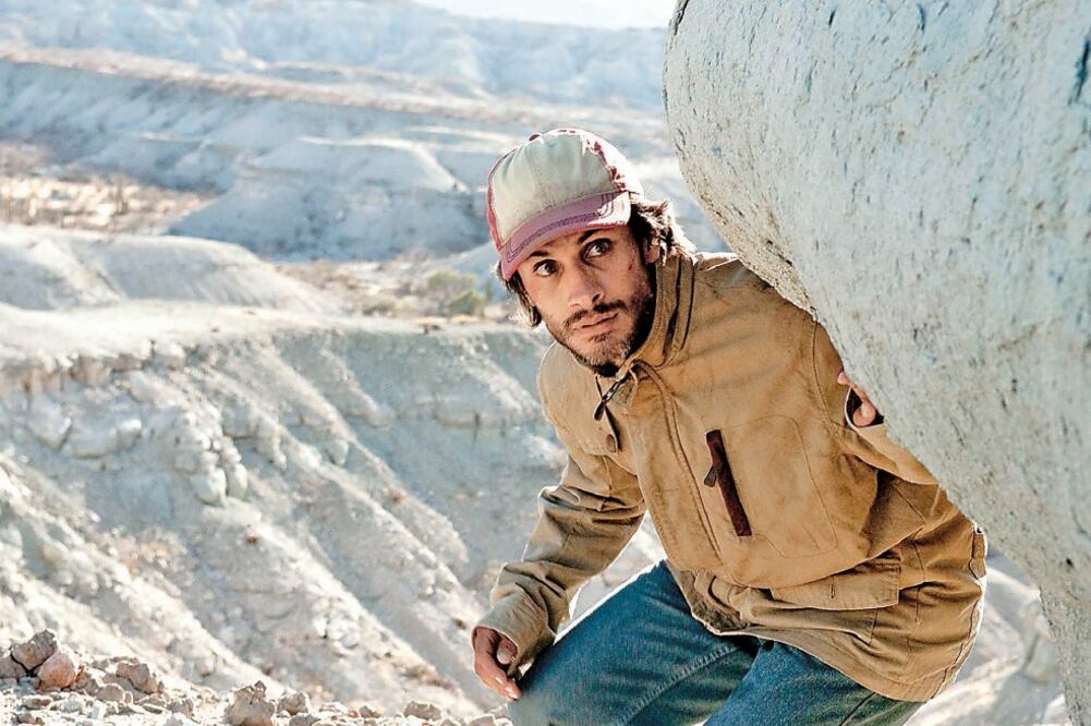 Gael García Bernal interpreta a un joven que pasa indocumentados (ARCHIVO EL UNIVERSAL)