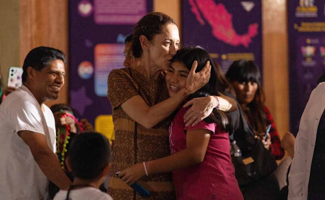 La presidenta Claudia Sheinbaum Pardo recorre las instalaciones del CRIT Teletón, en Tlapa de Comonfort, Guerrero. Foto: Hugo Salvador/EL UNIVERSAL