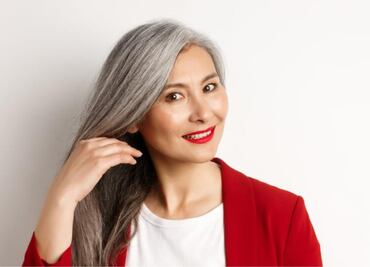 Cómo hacer un tinte con cacao para cubrir las canas