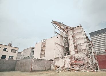 Permanece sin revisiones edificio de Zapata 56, acusan
