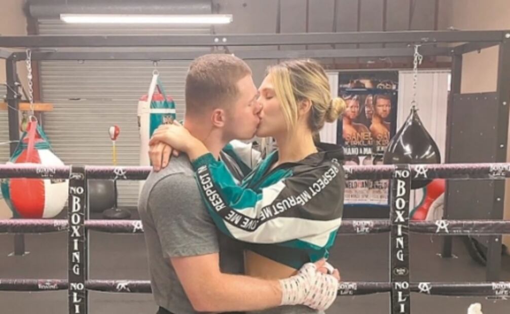 Residente combate al Covid con besos