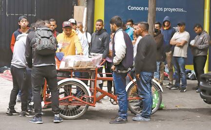 Pasan sus días a la espera del "sueño americano"
