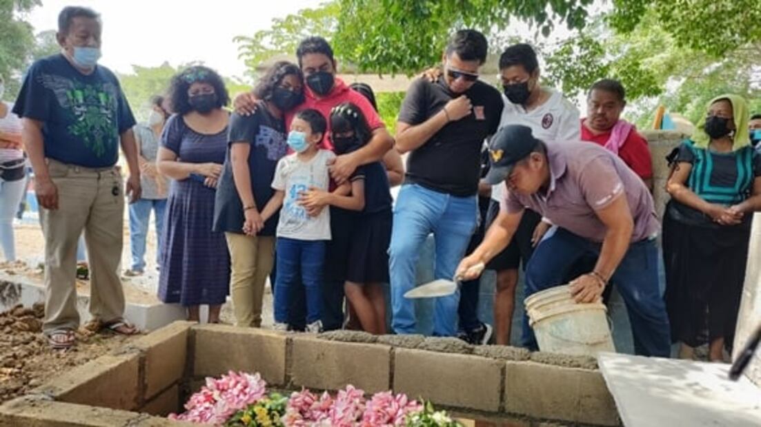 Sepultan a Johana y Yesenia, periodistas asesinadas en Veracruz