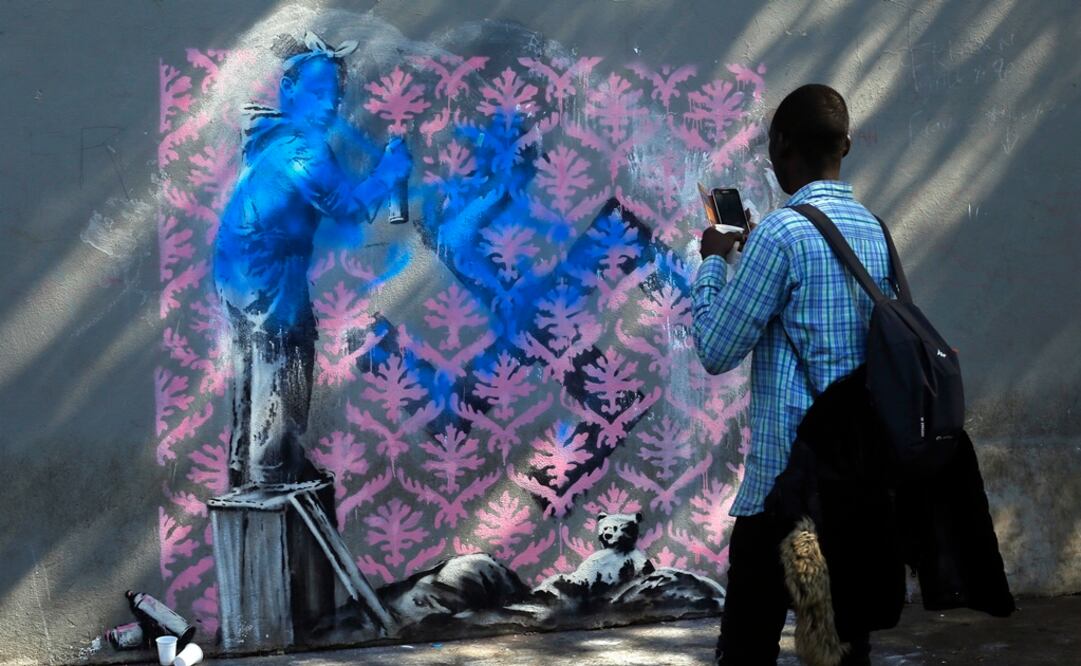 En junio pasado otra obra de Banksy fue cubierta en París. Foto: Archivo