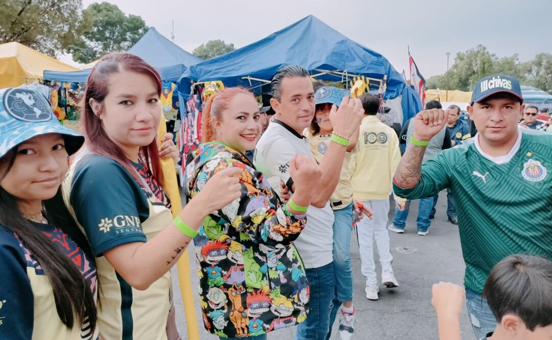 Escanean QR del Fan ID desde el estacionamiento y en la explanada del Azteca - Foto: Arturo Sanguino