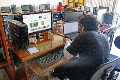 Aumentan internautas y su tiempo de conexión