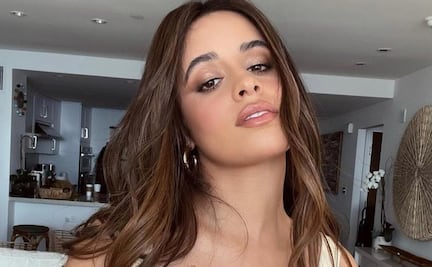 Camila Cabello: más sexy que nunca con top de escote invertido 