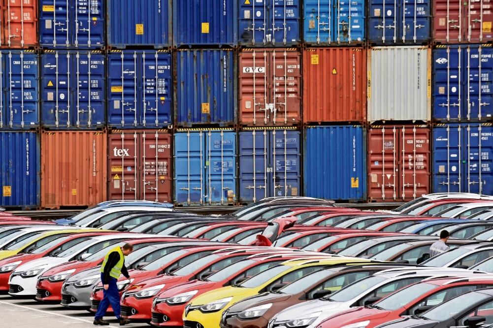 Los autos de importación sólo elevarán el precio al consumidor (ARCHIVO EL UNIVERSAL)