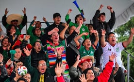 Miles de aficionados se reúnen en la Plaza de los Mártires de Toluca por el partido de la Selección ante Chequia; "México, México" corearon