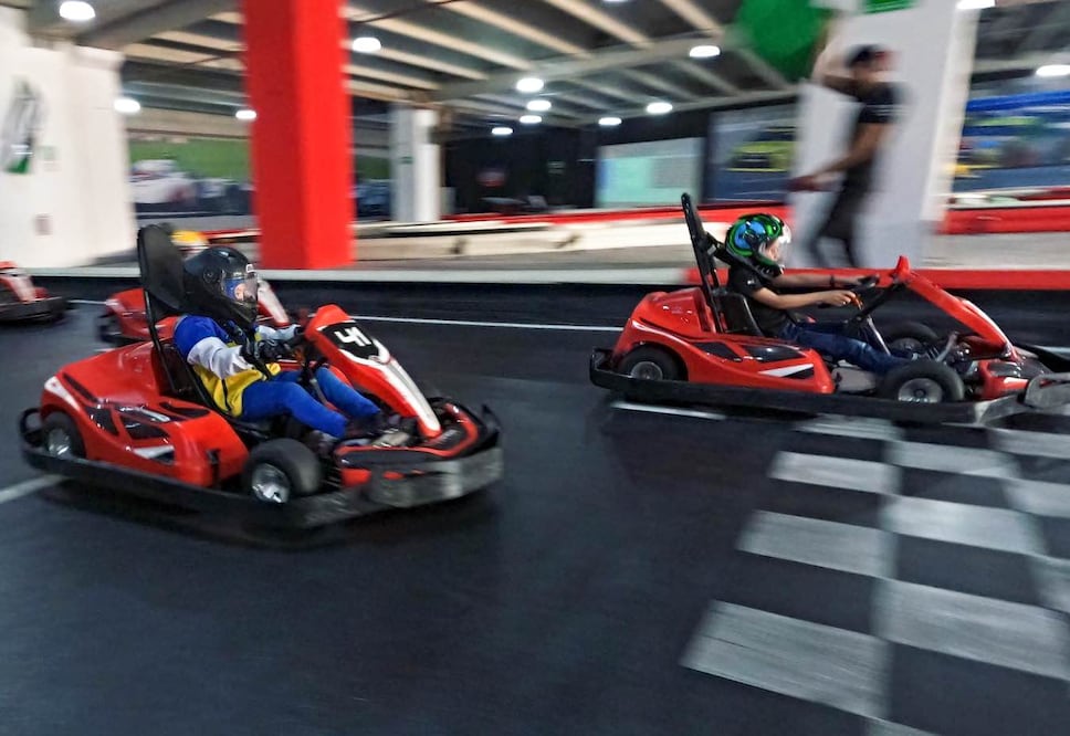 Carreritas a bordo de go-karts en un espacio seguro, entre otras actividades para estas vacaciones de verano. Foto: Facebook K1 Speed Indoor Kart 