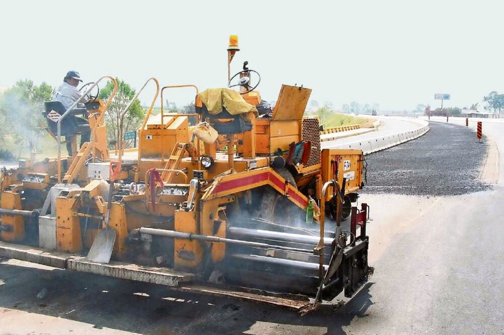 Este año, la SCT pretende ejercer un presupuesto de 288.1 mdp para verificar la calidad de las obras, en una longitud de 5 mil 500 kilómetros. (ARCHIVO EL UNIVERSAL)