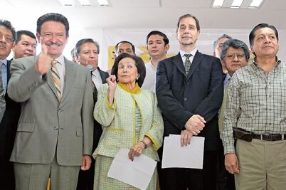 Basave amarra mayoría para dirigir al PRD