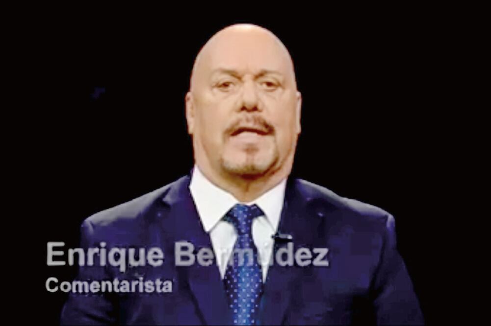 El comentarista deportivo Enrique El Perro Bermúdez protagoniza uno de los spots en los que pide a los mexicanos acudir a los centros de asistencia para recibir información sobre procesos migratorios. (CORTESÍA)