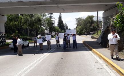 Taxistas se manifiestan durante 5 horas en Xalapa, Veracruz