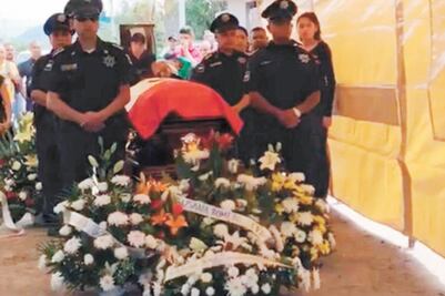 Policías paran labores por faltas de garantías