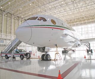 AMLO define esta semana futuro de avión presidencial