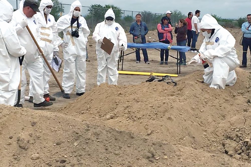 Familiares de personas desaparecidas estarán presentes en las labores de exhumación que se realizan en el interior del Panteón Unidos por el Recuerdo. (ESPECIAL)