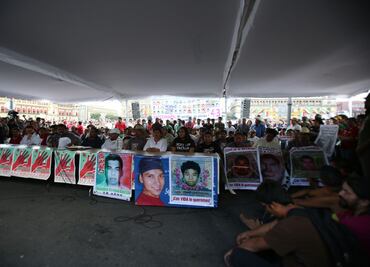 Diputados buscarán a Murillo Karam por caso Ayotzinapa