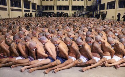 Congreso de El Salvador aprueba juicios masivos para pandilleros