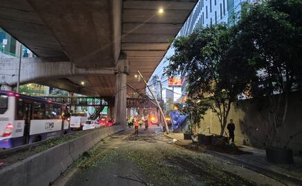 SSC y Protección Civil retiran cableado caído en Av. Periférico tras accidente con camión de carga en Polanco