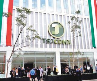 Acusan a magistrado de abuso sexual a sus hijas