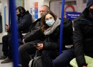 Aún no hay indicios que sugieran que Ómicron desataría síntomas más graves de Covid-19: OMS