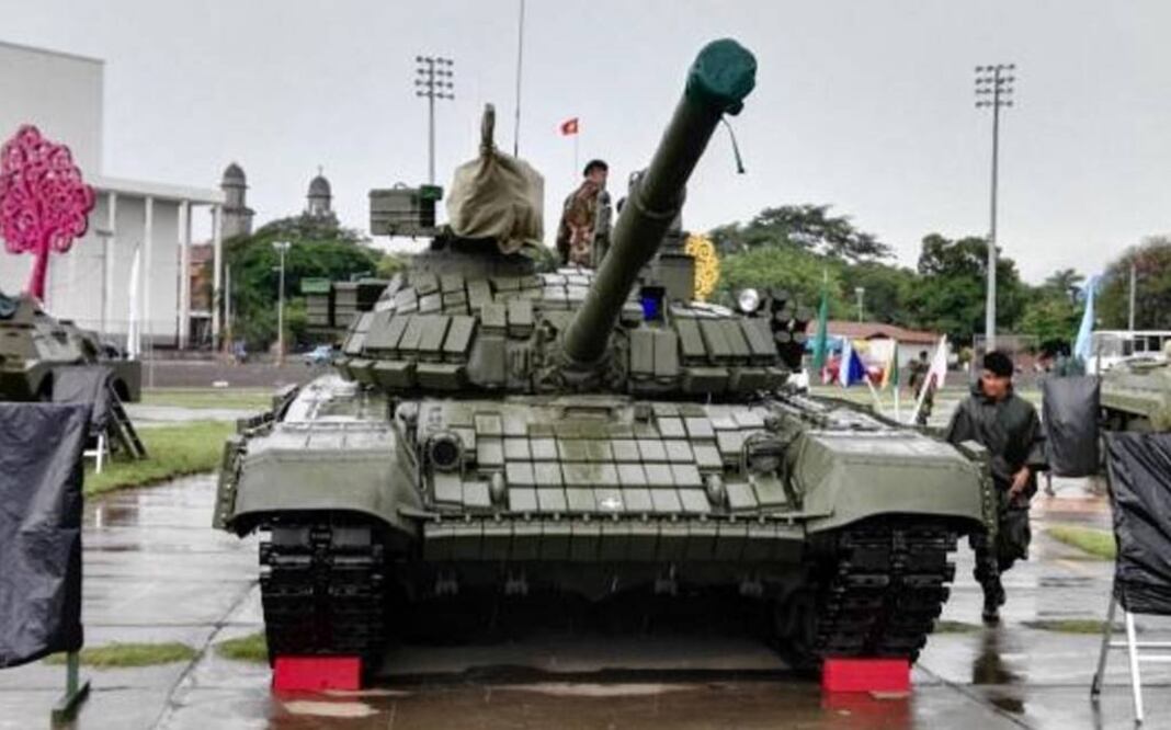 El Ejército de Nicaragua exhibió en agosto de 2016 en Managua parte de los 50 tanques de guerra que compró a Rusia. (Periódico La Prensa, de Nicaragua)