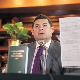 Armenta dice temer por su vida; señala corrupción  