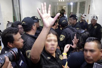 Renuncian 20 policías de Santiago Miahutlán, Puebla