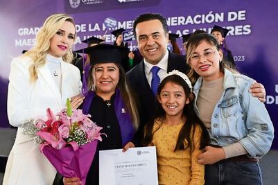 Egresa primera generación de la Universidad de las Mujeres