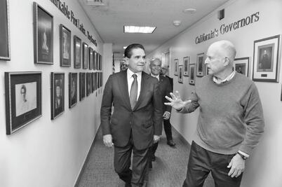Aureoles se reúne con gobernador de California 