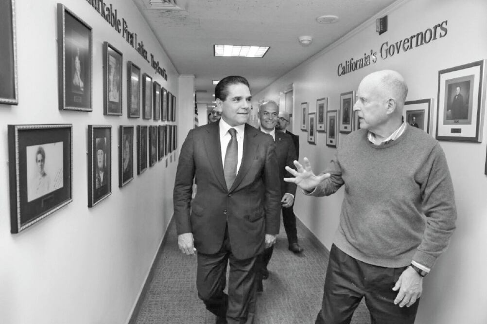 El gobernador de Michoacán, Silvano Aureoles, agradeció el apoyo de su homólogo, Jerry Brown, a la comunidad migrante radicada en California (ARCHIVO. EL UNIVERSAL)