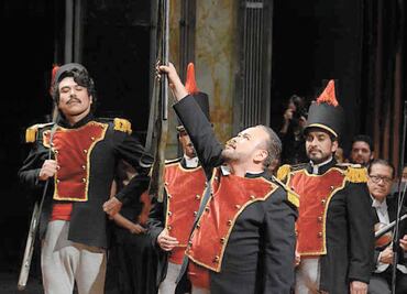 Ovacionan de pie en Bellas Artes a Javier Camarena